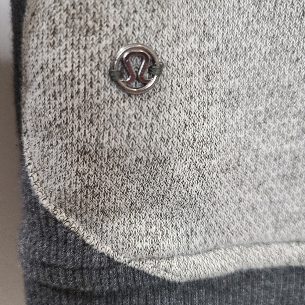 Lululemon On The Daily Hoodie in Heathered Black/Heathered Dark Grey Sz 2 Small - Picture 10 of 15